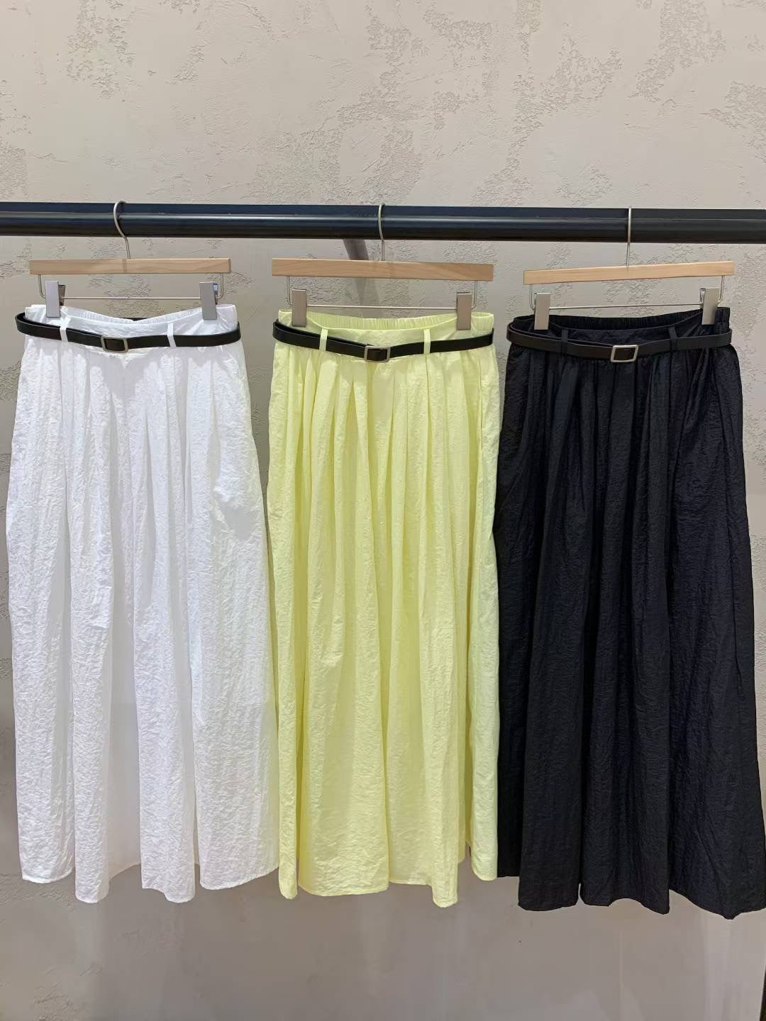B143 Airy Swing Skirt (w/ belt)
