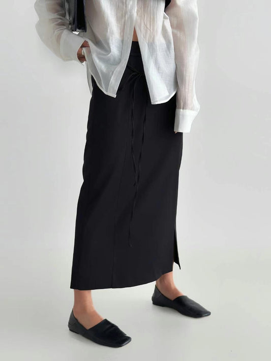 B136 Parisian Slit Skirt