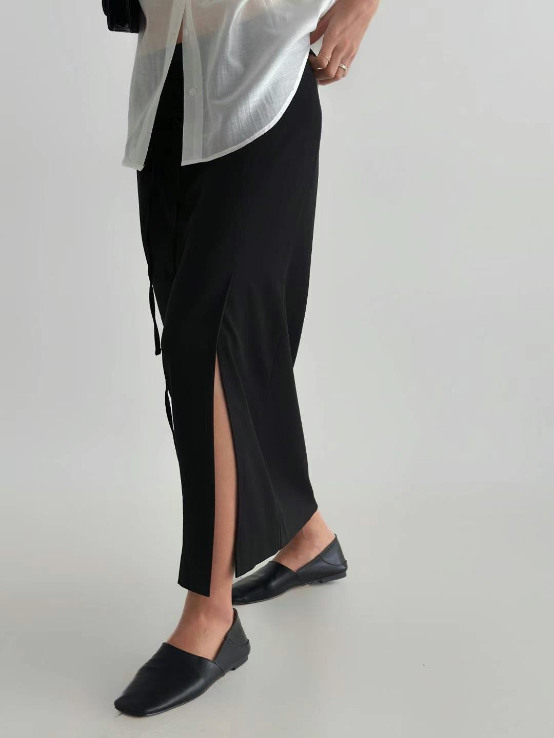 B136 Parisian Slit Skirt
