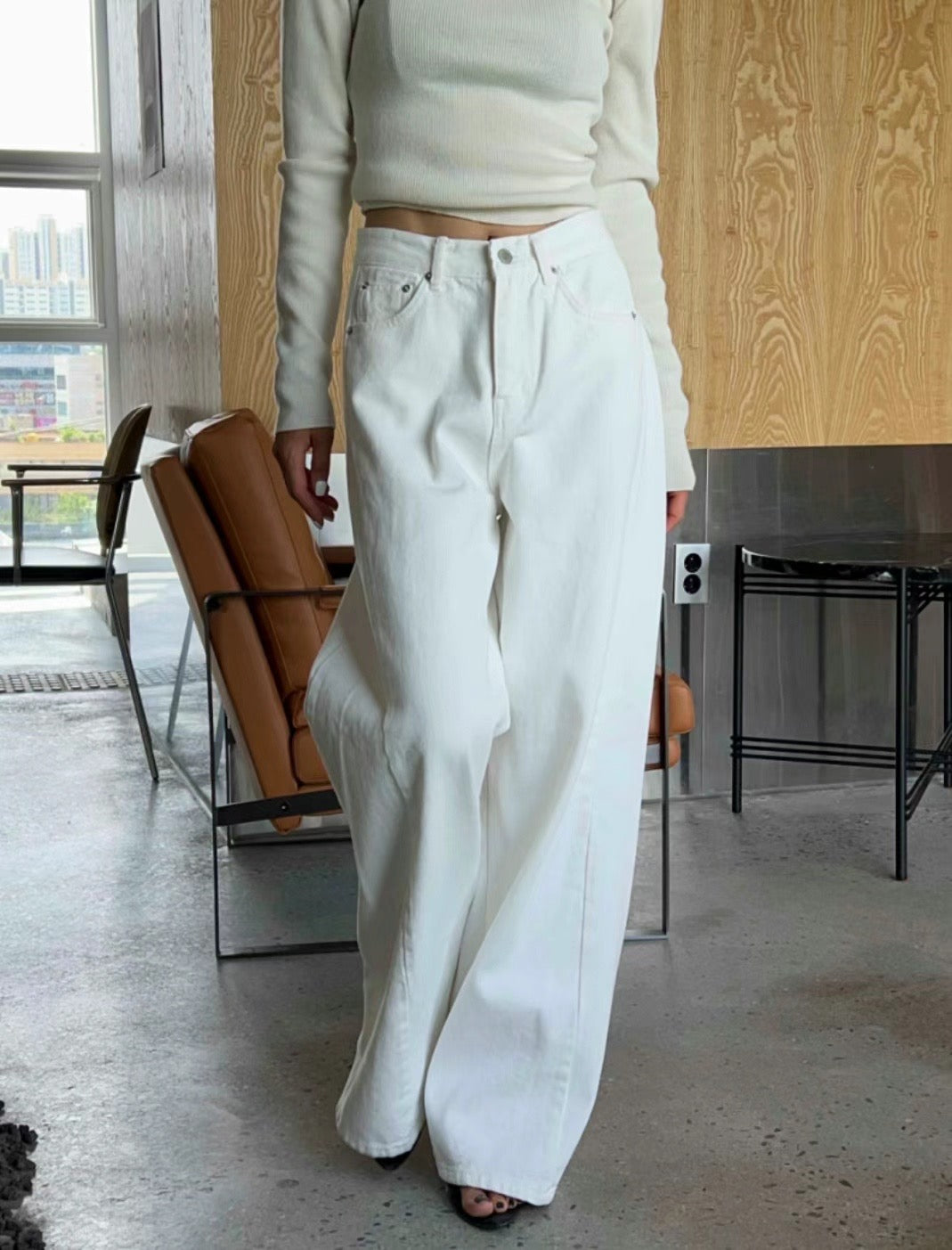 B113 Super Wide Leg Jeans