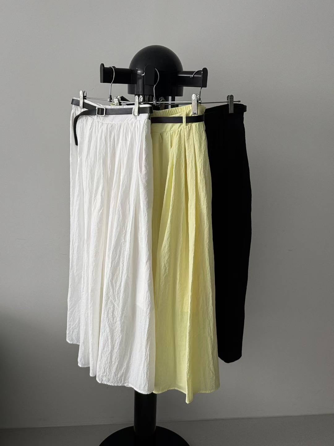 B143 Airy Swing Skirt (w/ belt)