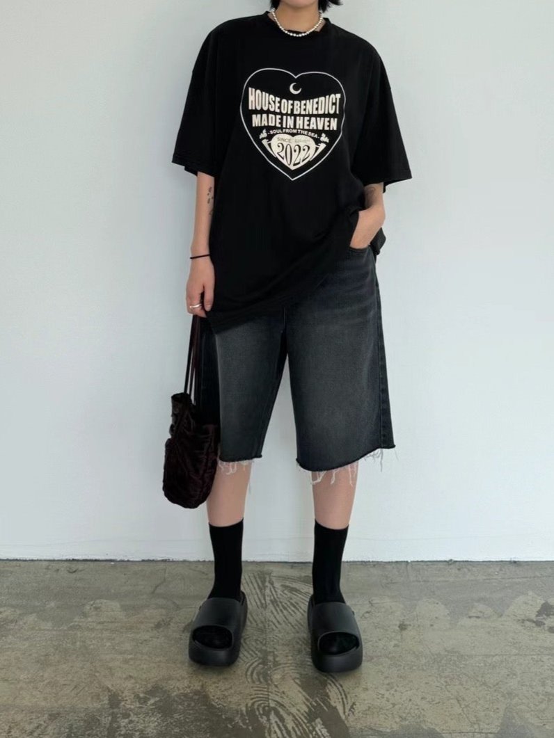 T108 Oversized Vintage Heart Tee
