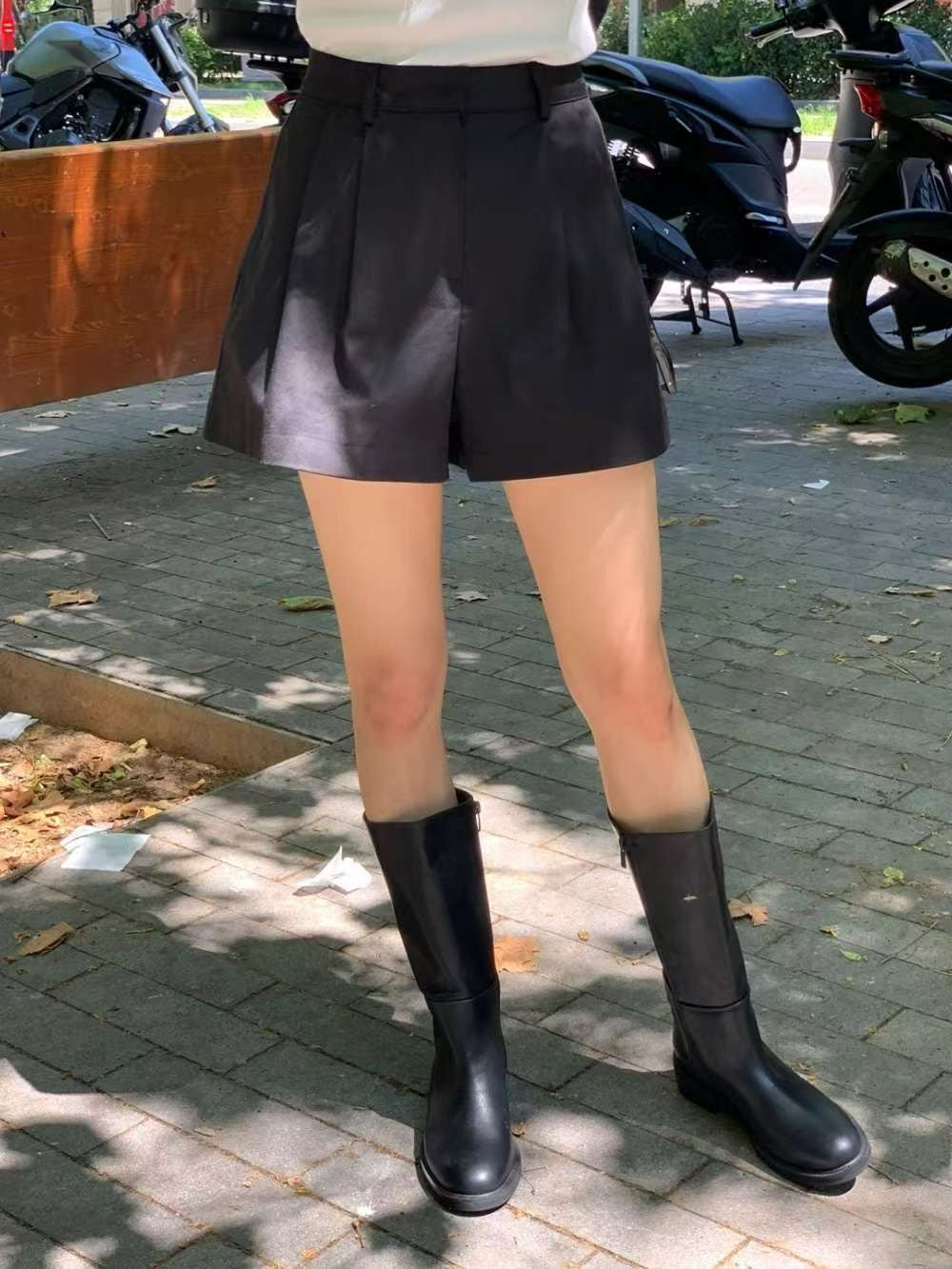 B148 Fold Me Up Shorts