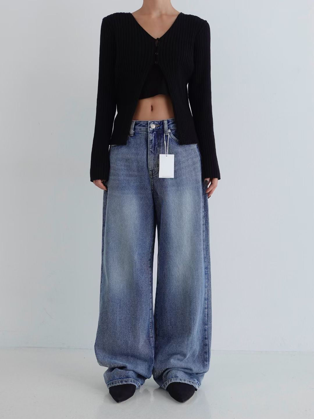 B109 Washed Straight-Leg Denim Jeans