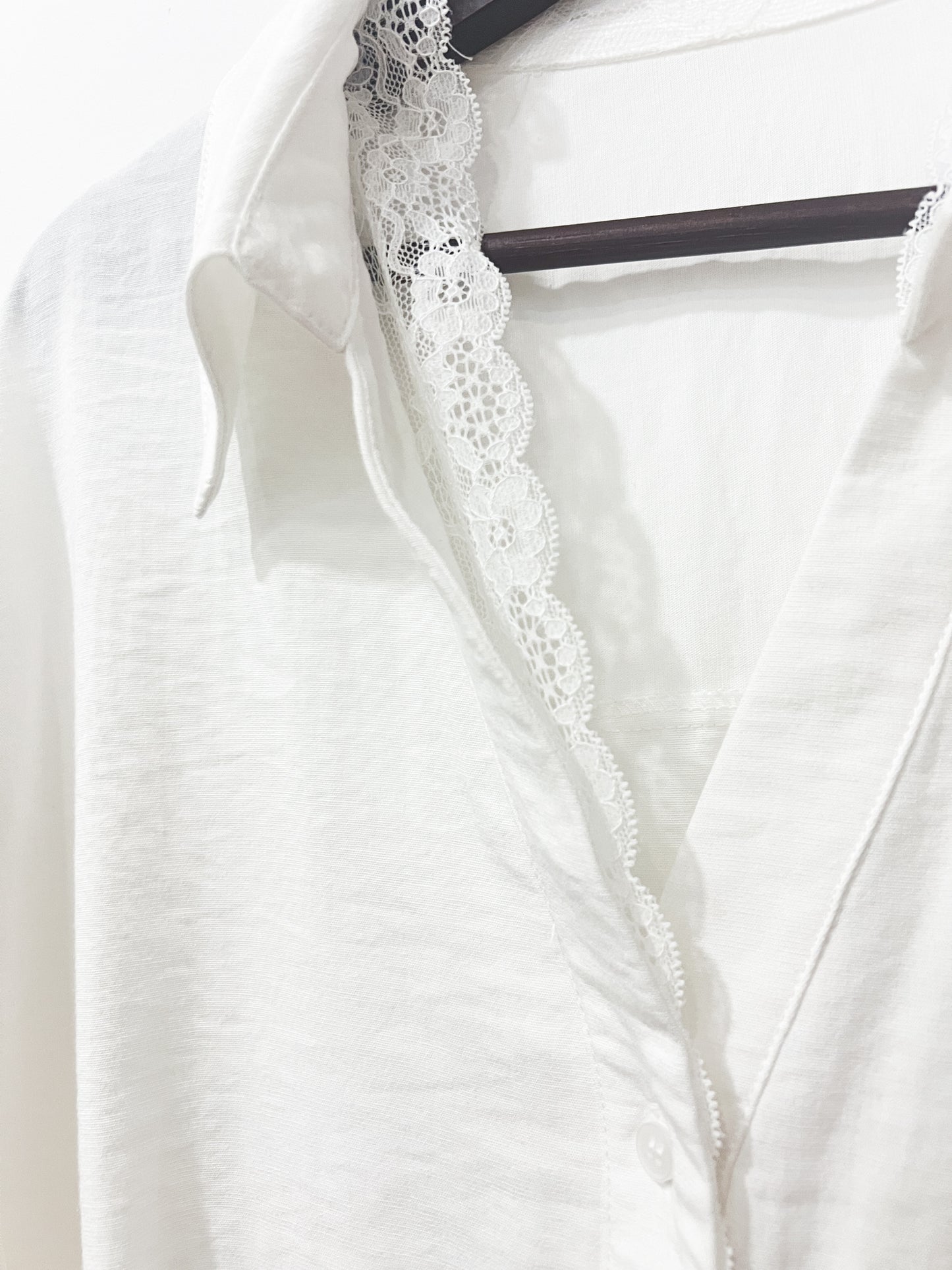 U118 Hidden Lace Shirt