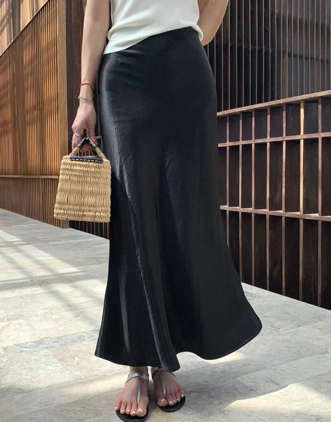 B126 Silky Glow Skirt