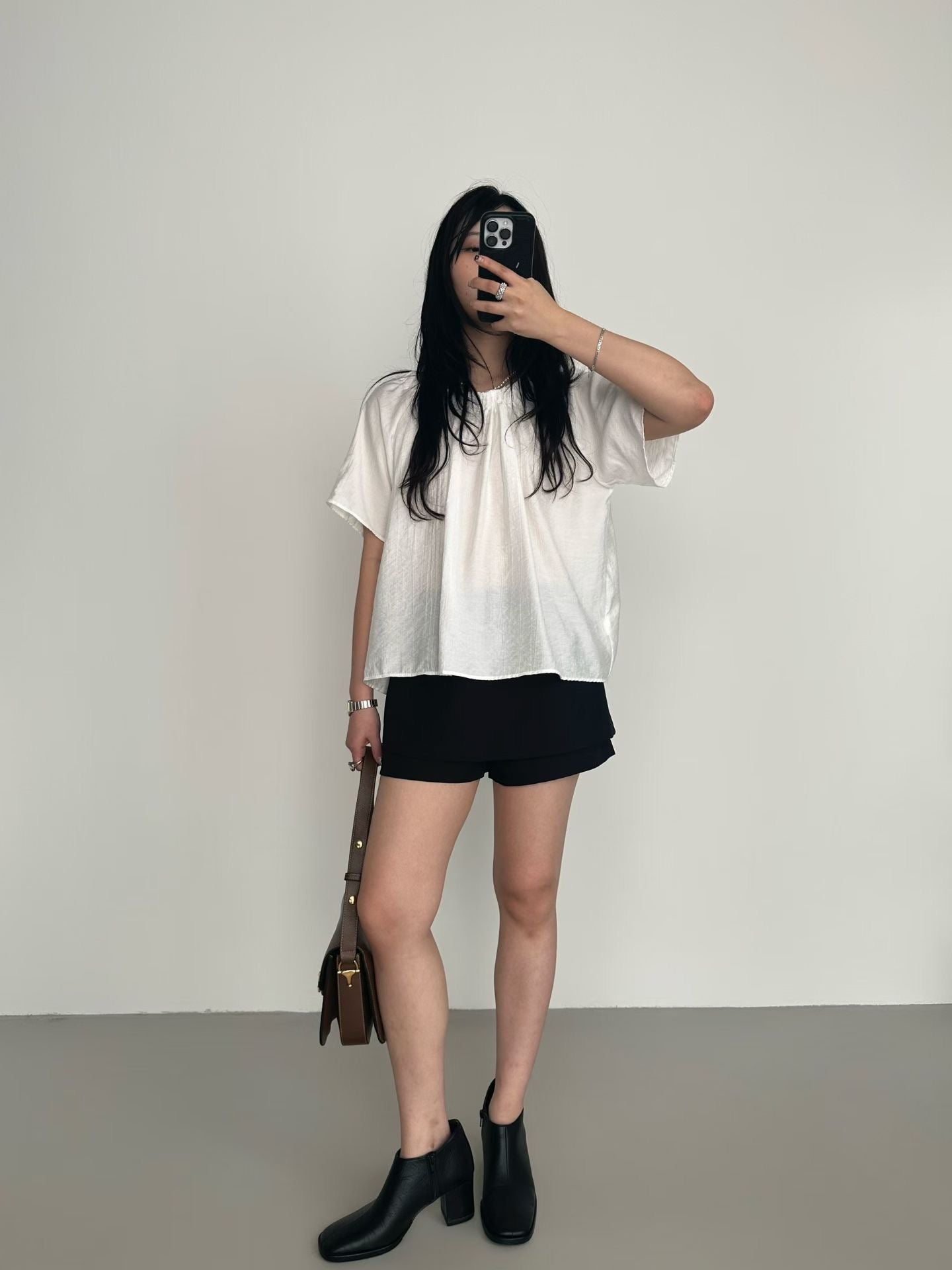 B185 Clean Line Shorts