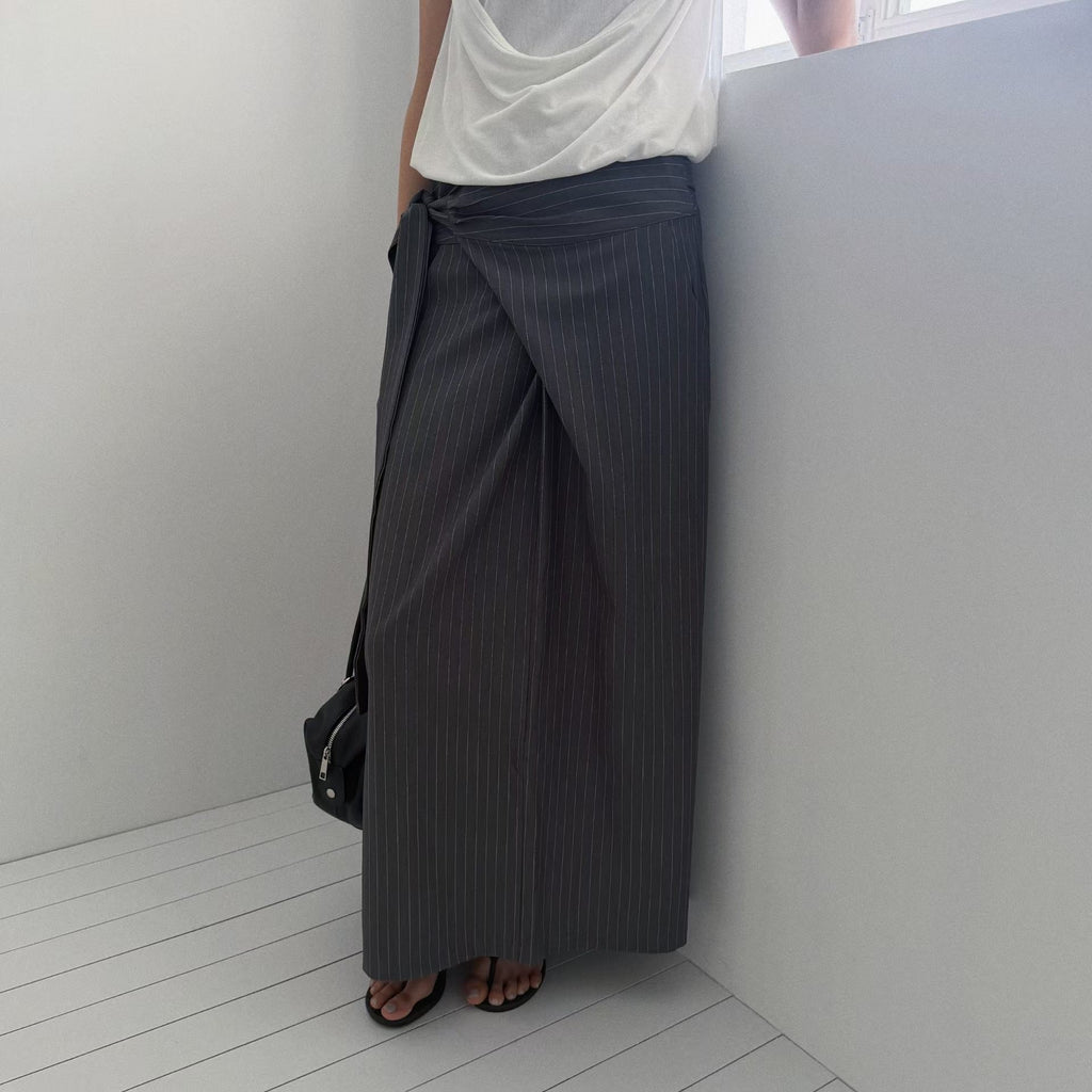 B195 Tie Theory Skirt