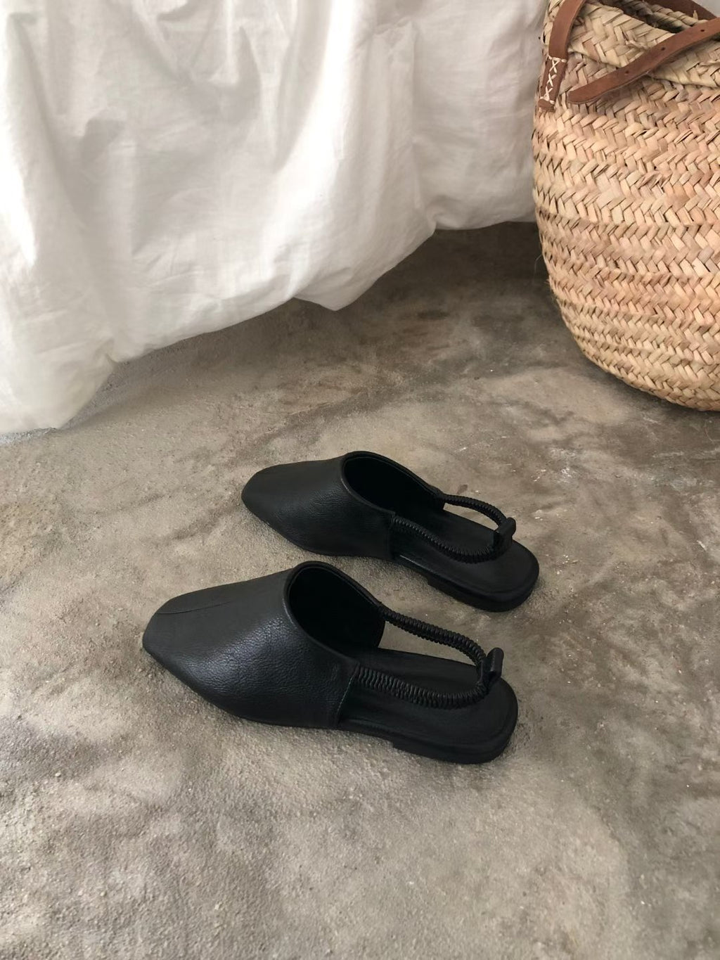 F122 Black Interval Flats