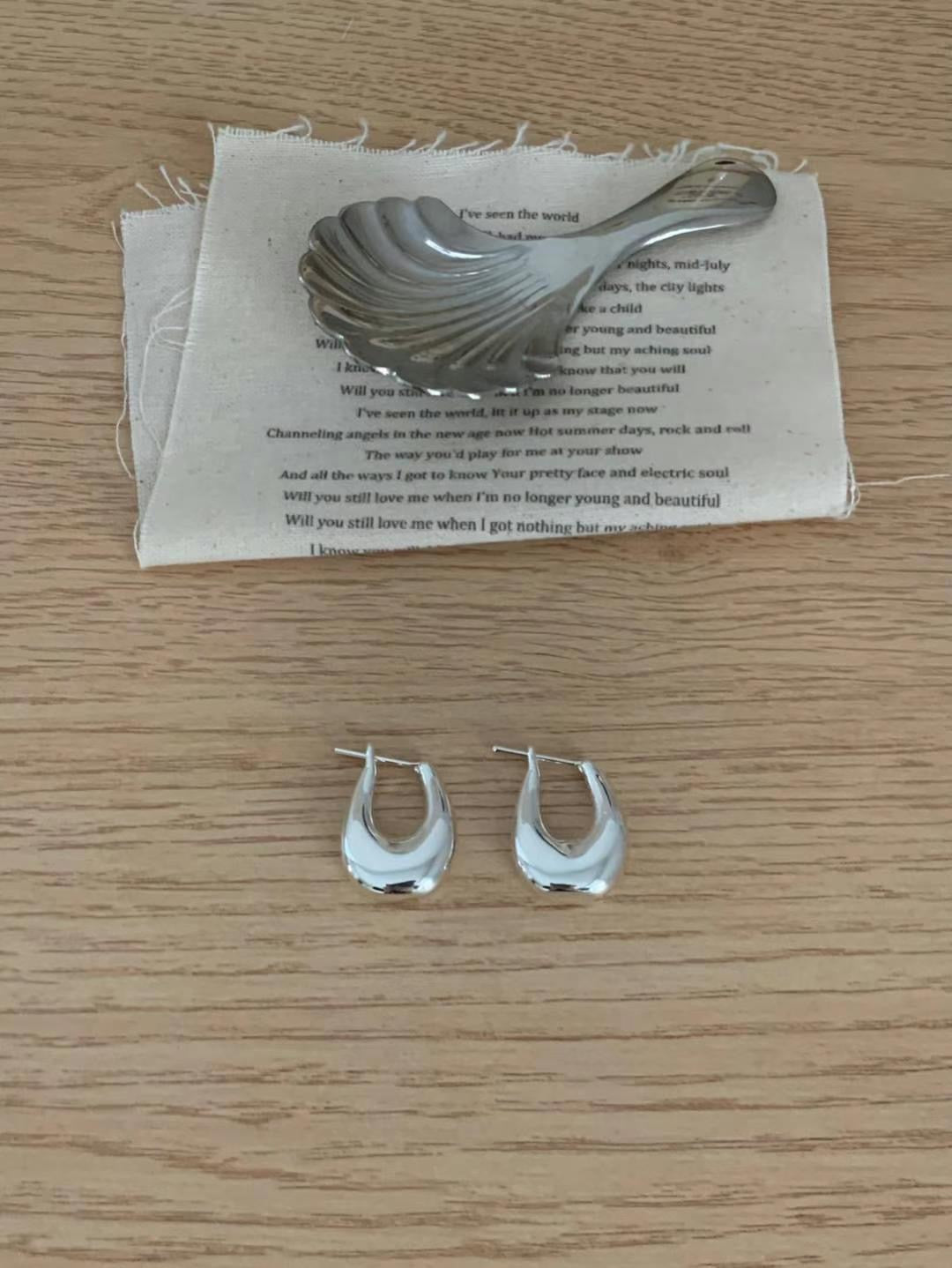 A115 Dew Drop Earrings