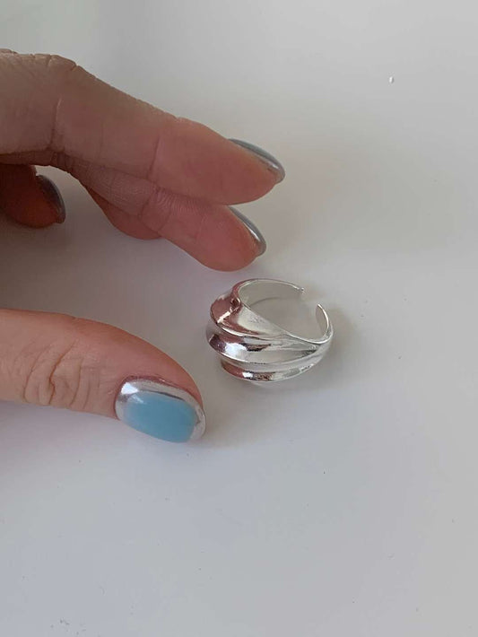 A113 Wave Curve Ring