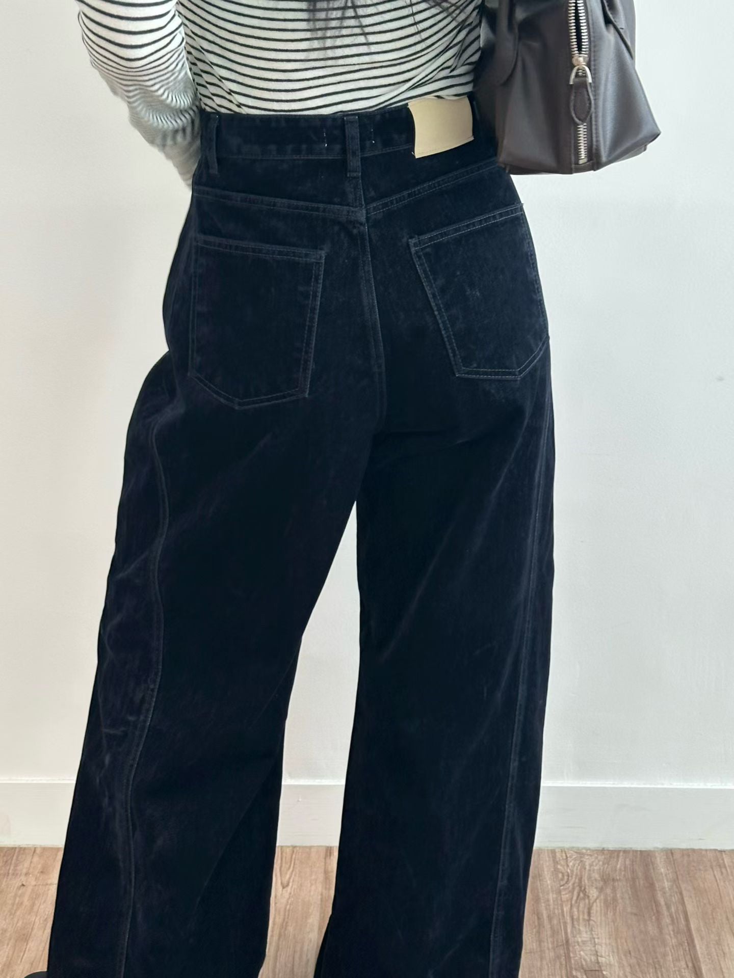 B161 Velvet Wide Pants