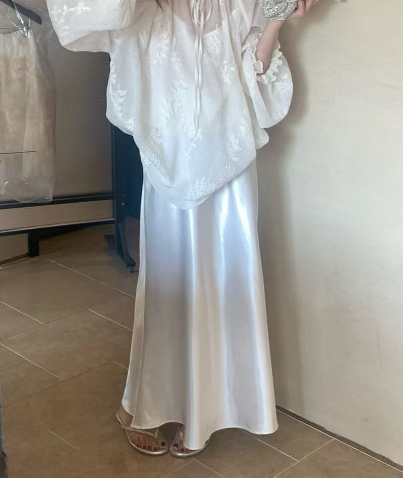 B126 Silky Glow Skirt