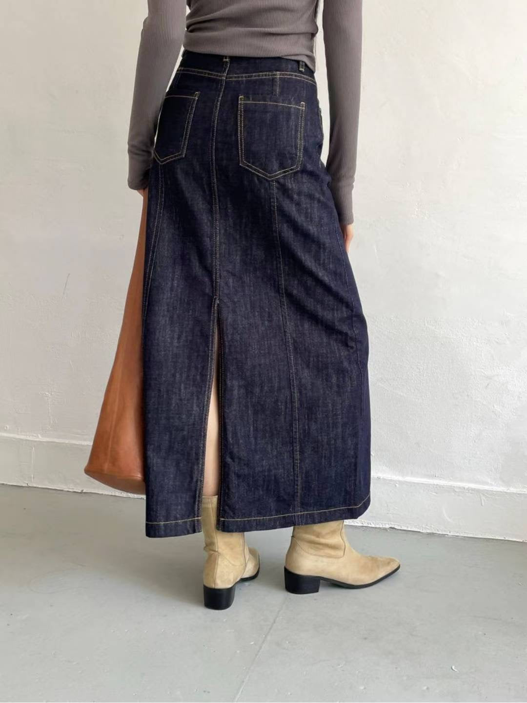 B163 Rail Slit Maxi Skirt