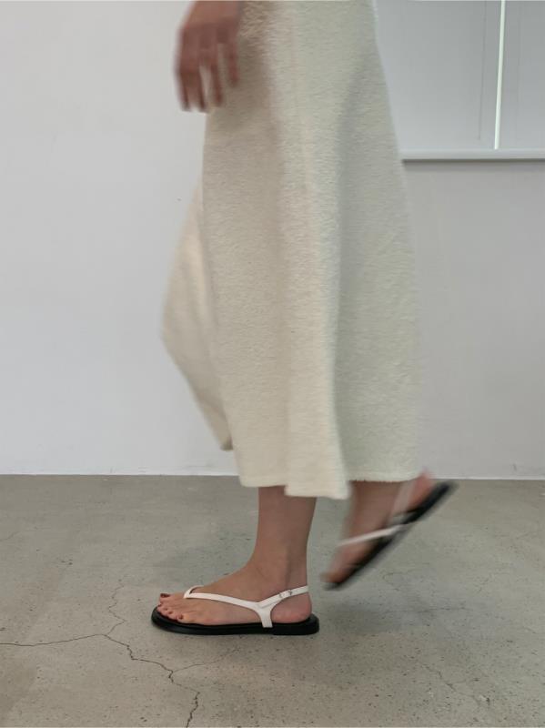 F126 Daily Line Sandals