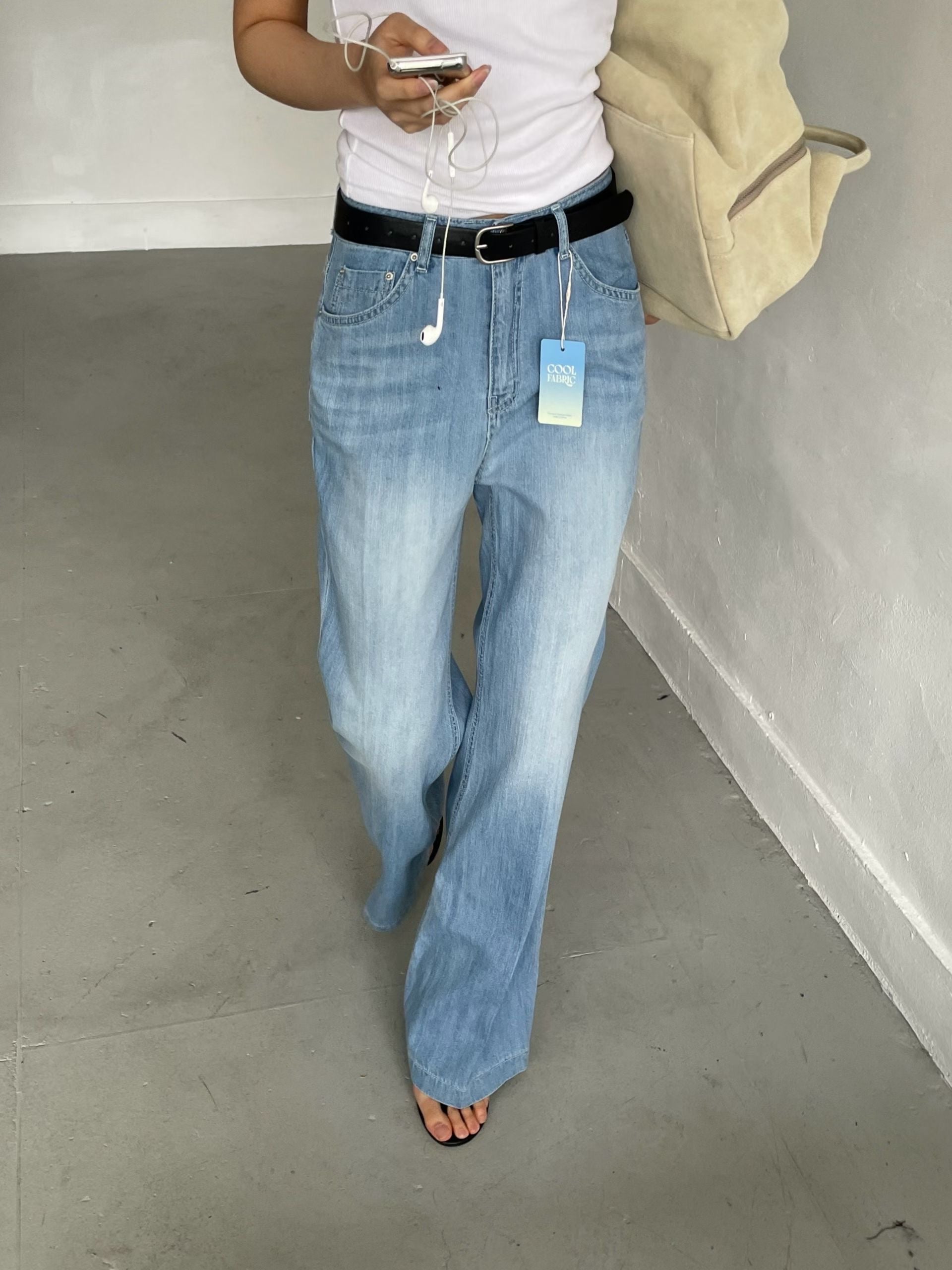B189 Cool Flare Jeans