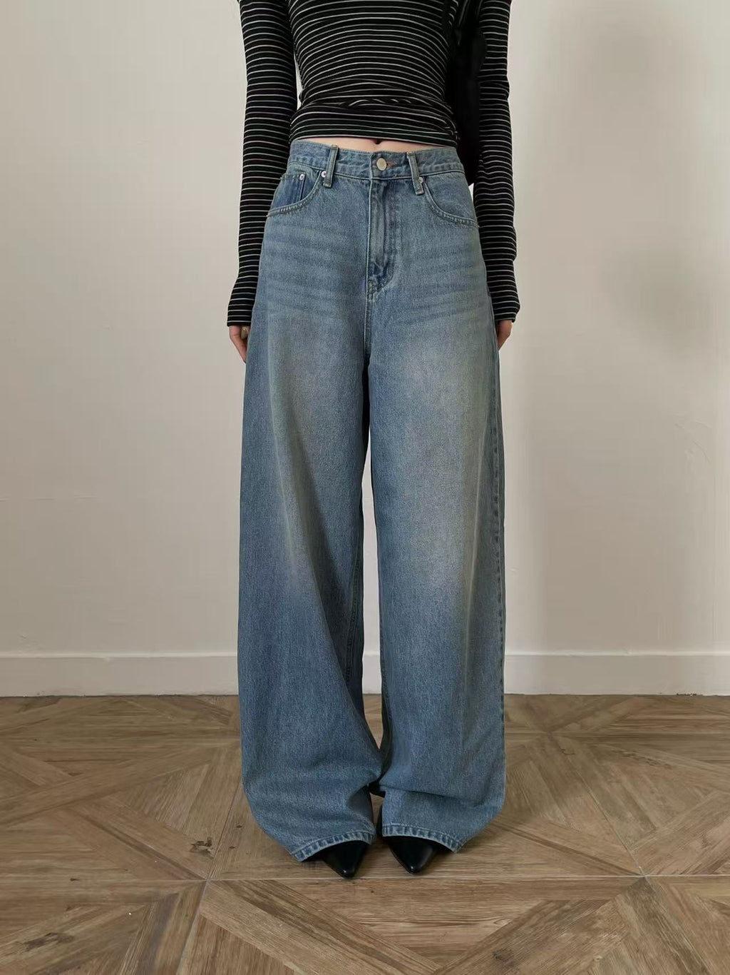 B173 Contour Waist Denim