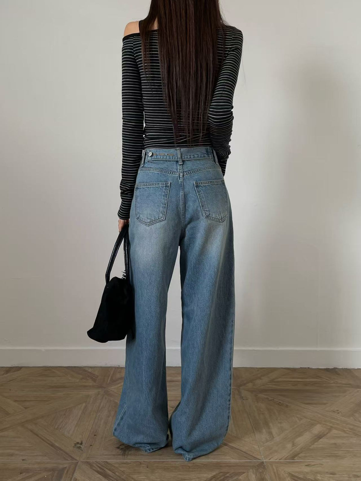 B173 Contour Waist Denim