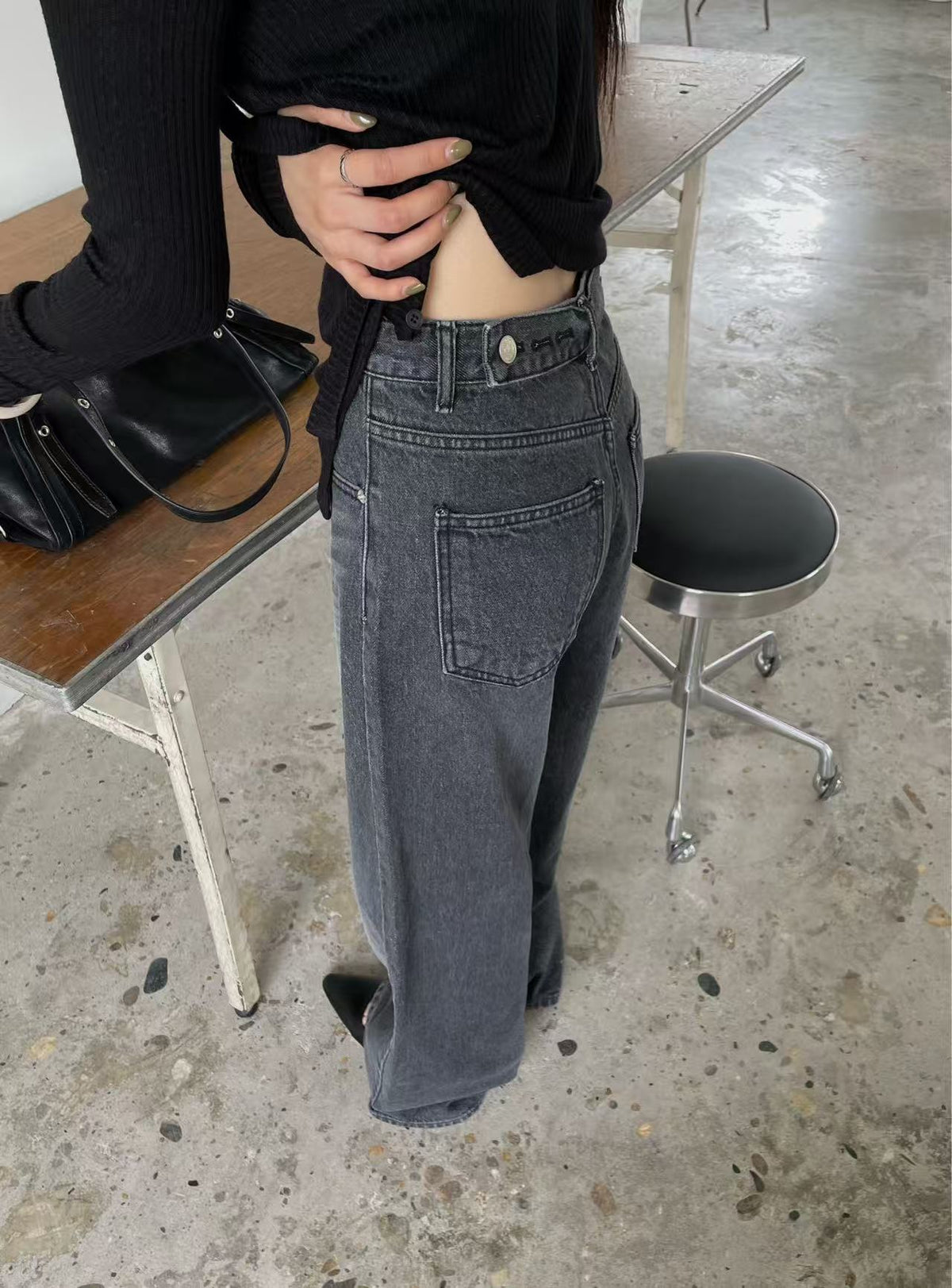 B173 Contour Waist Denim