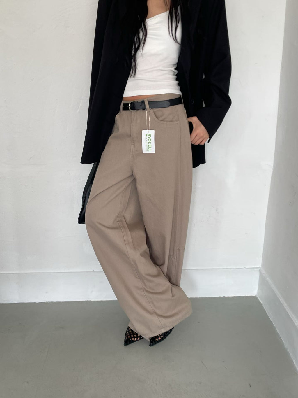 B190 Taupe Barrel Pants