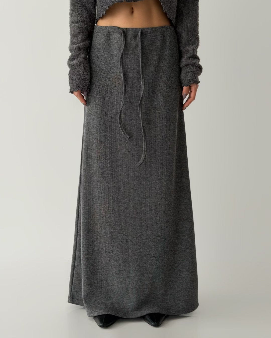 B167 Muted Form Skirt