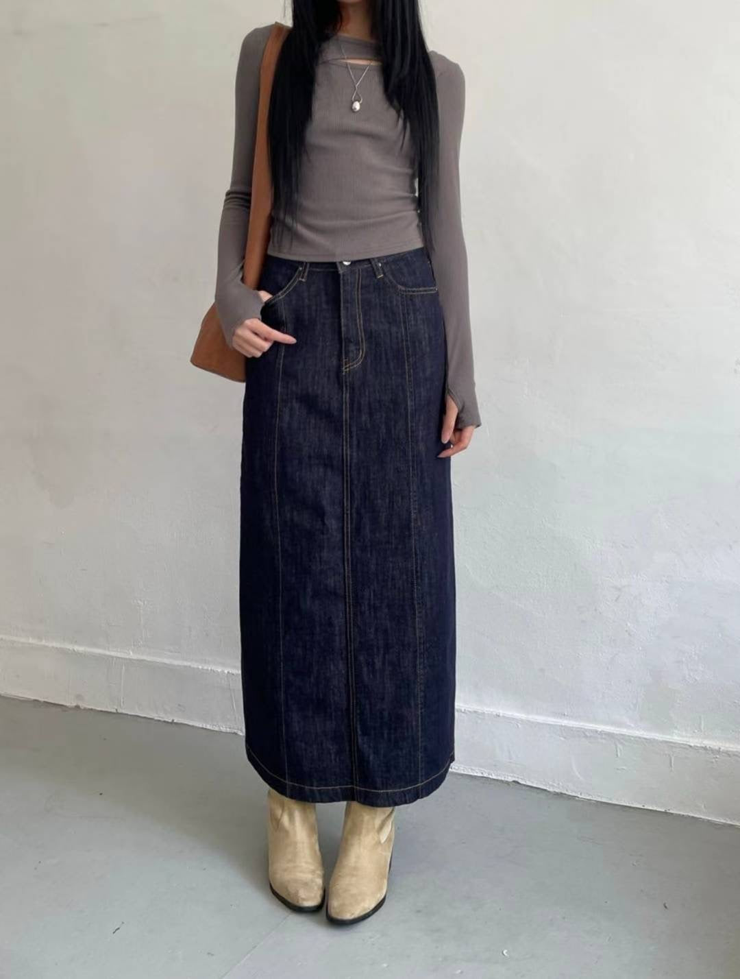 B163 Rail Slit Maxi Skirt