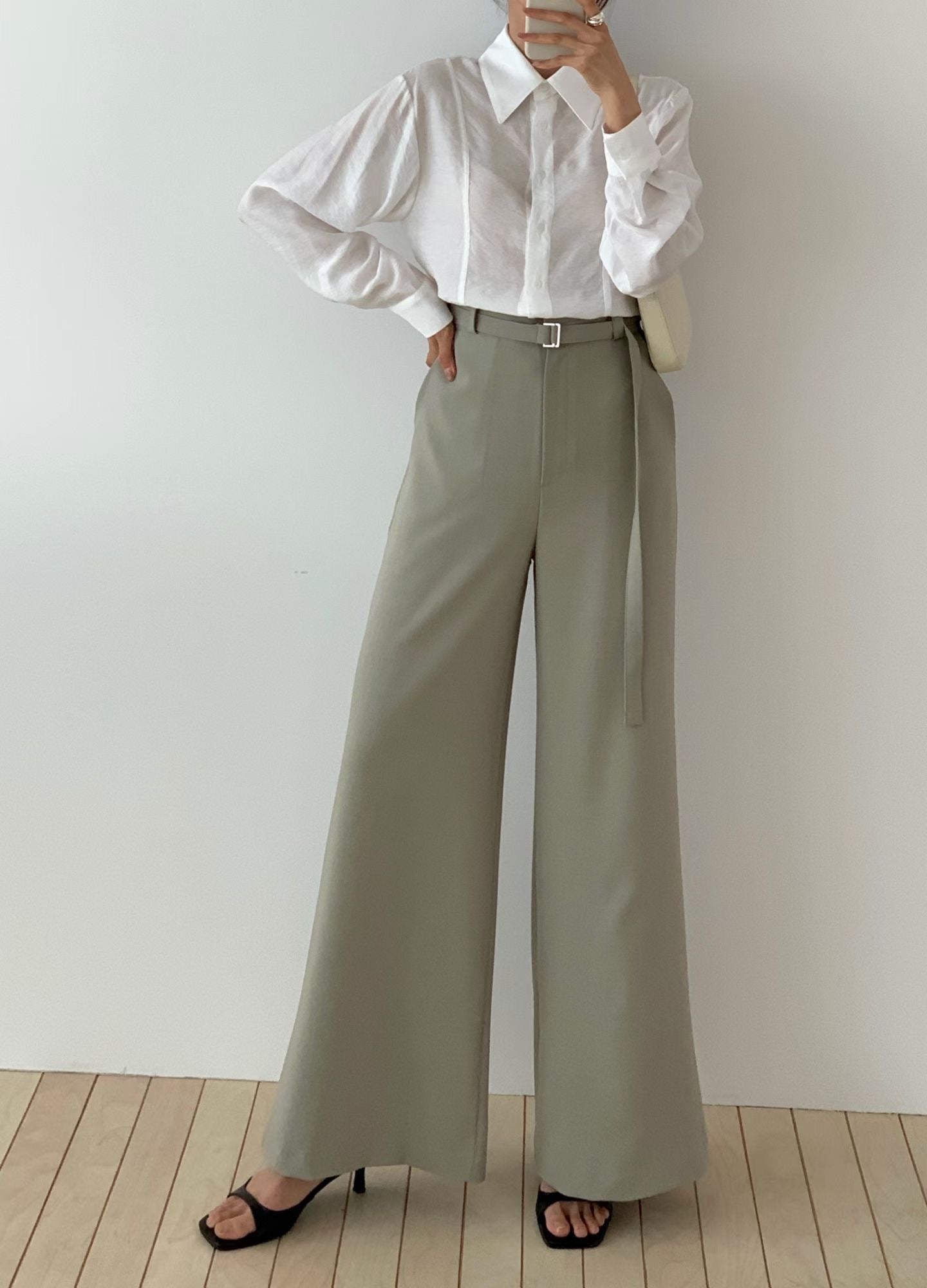 B182 Axis Flow Trousers