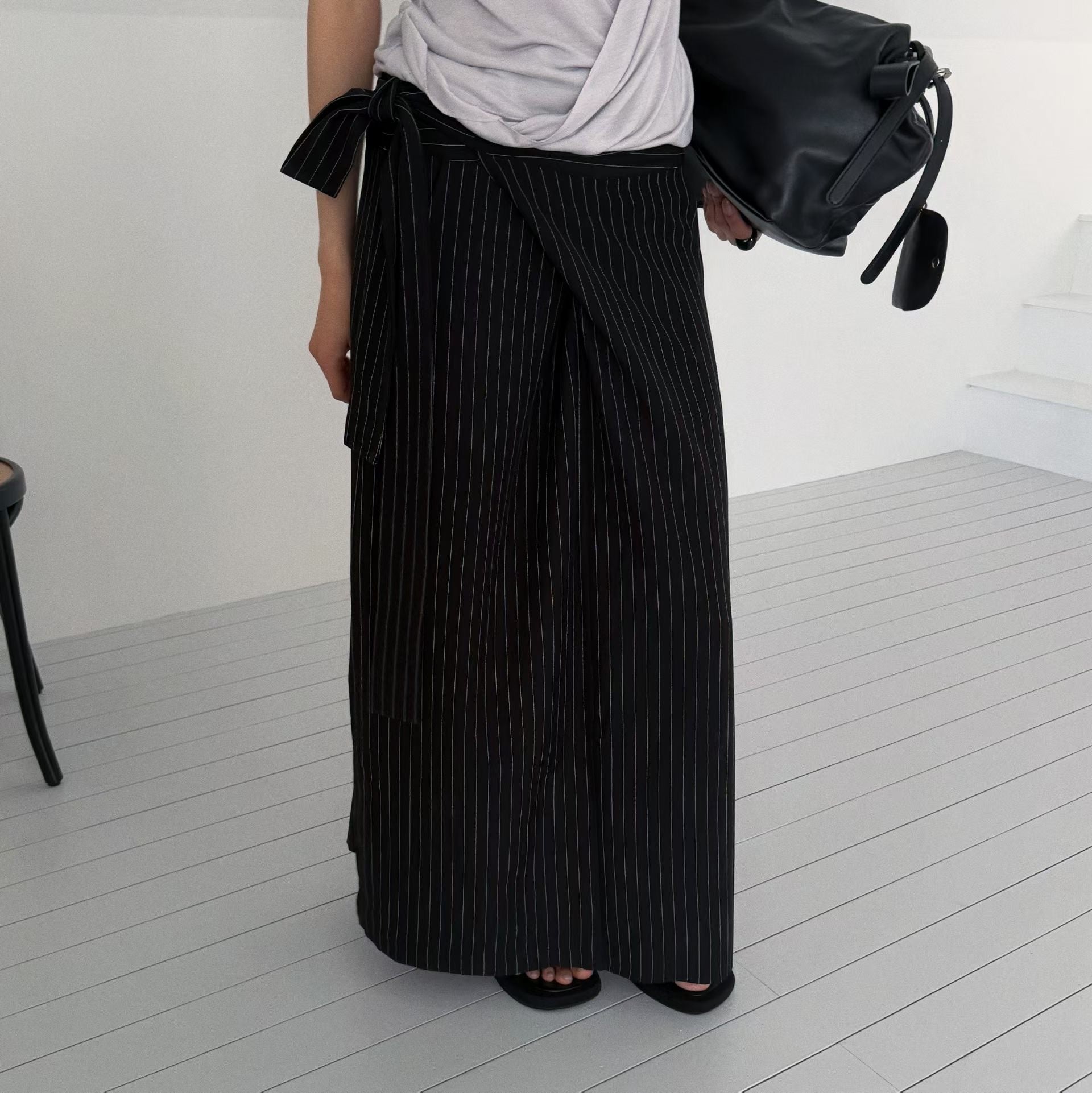 B195 Tie Theory Skirt