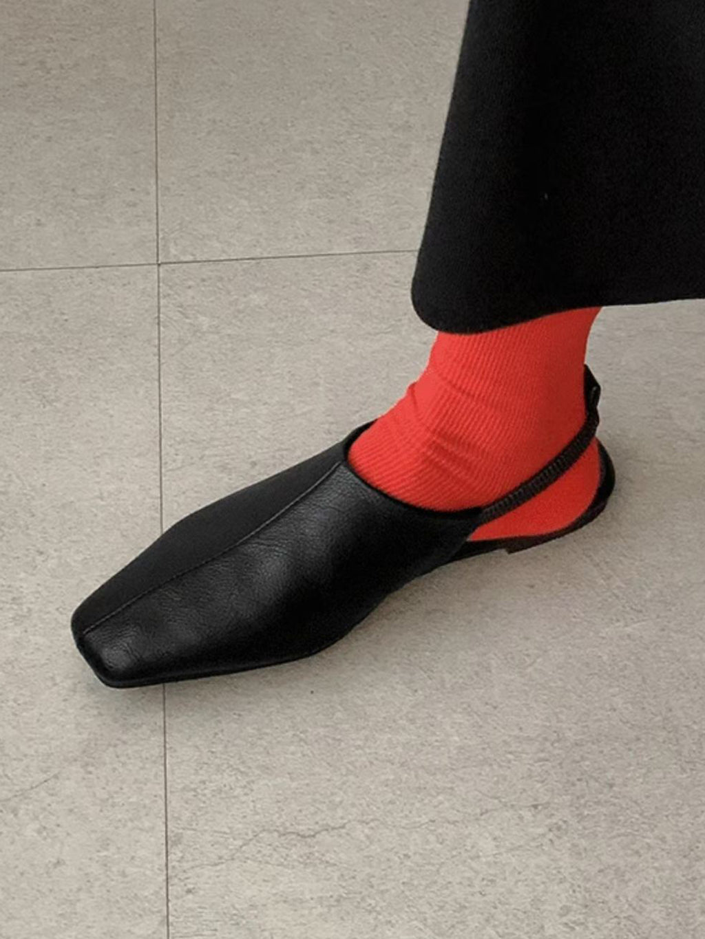 F122 Black Interval Flats