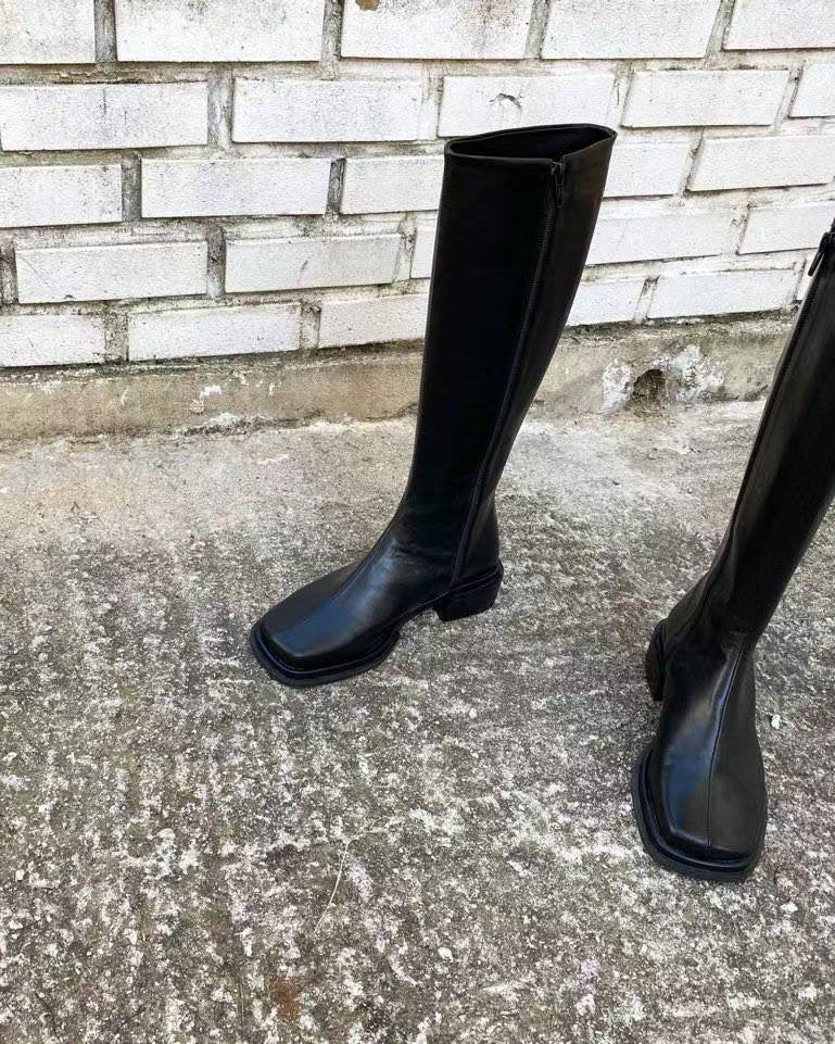 F120 Modern Sharp Knee Boots