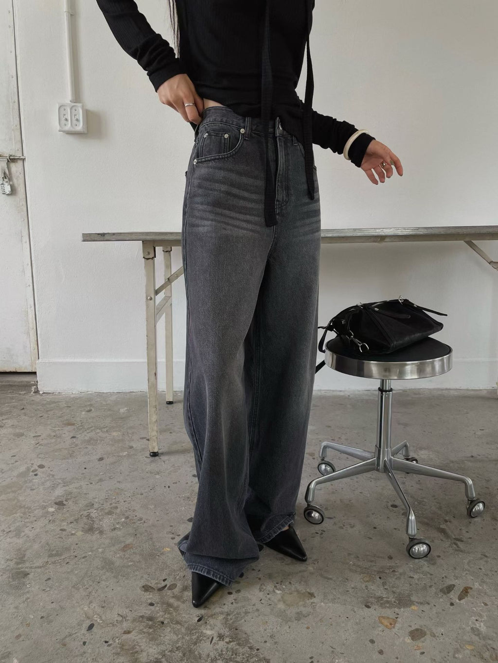 B173 Contour Waist Denim