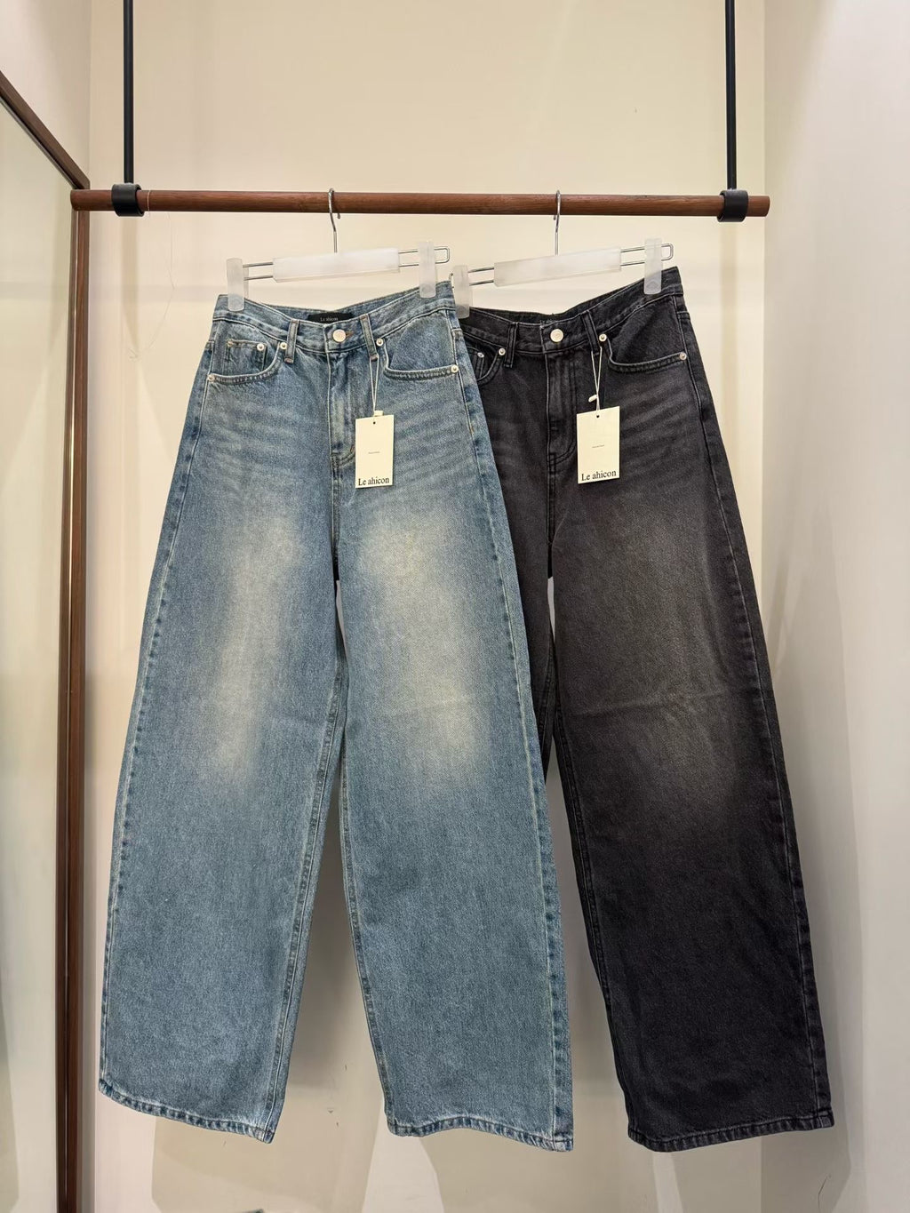 B173 Contour Waist Denim