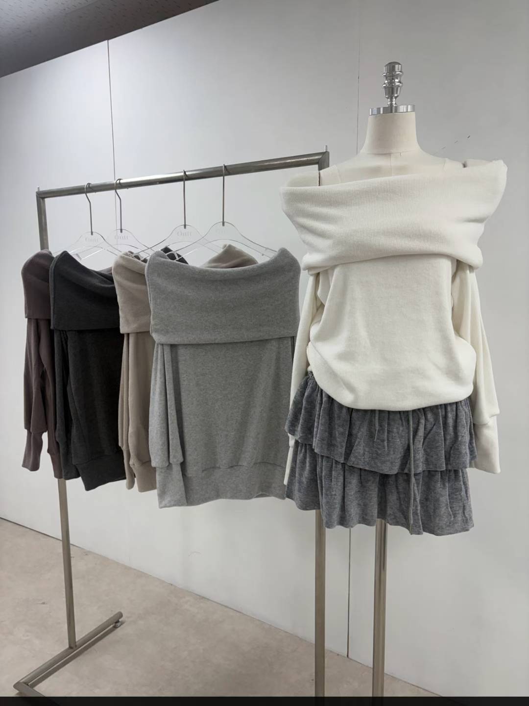 T165 Off-Hug Soft Sweater