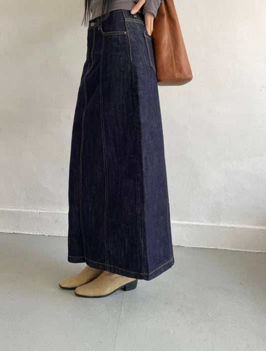 B163 Rail Slit Maxi Skirt