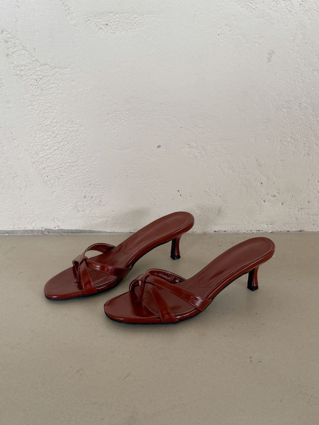 F124 Trace Curve Heels