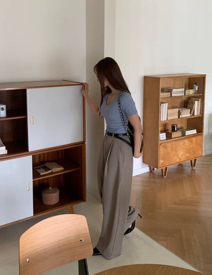 B154 Airy Curve Pants