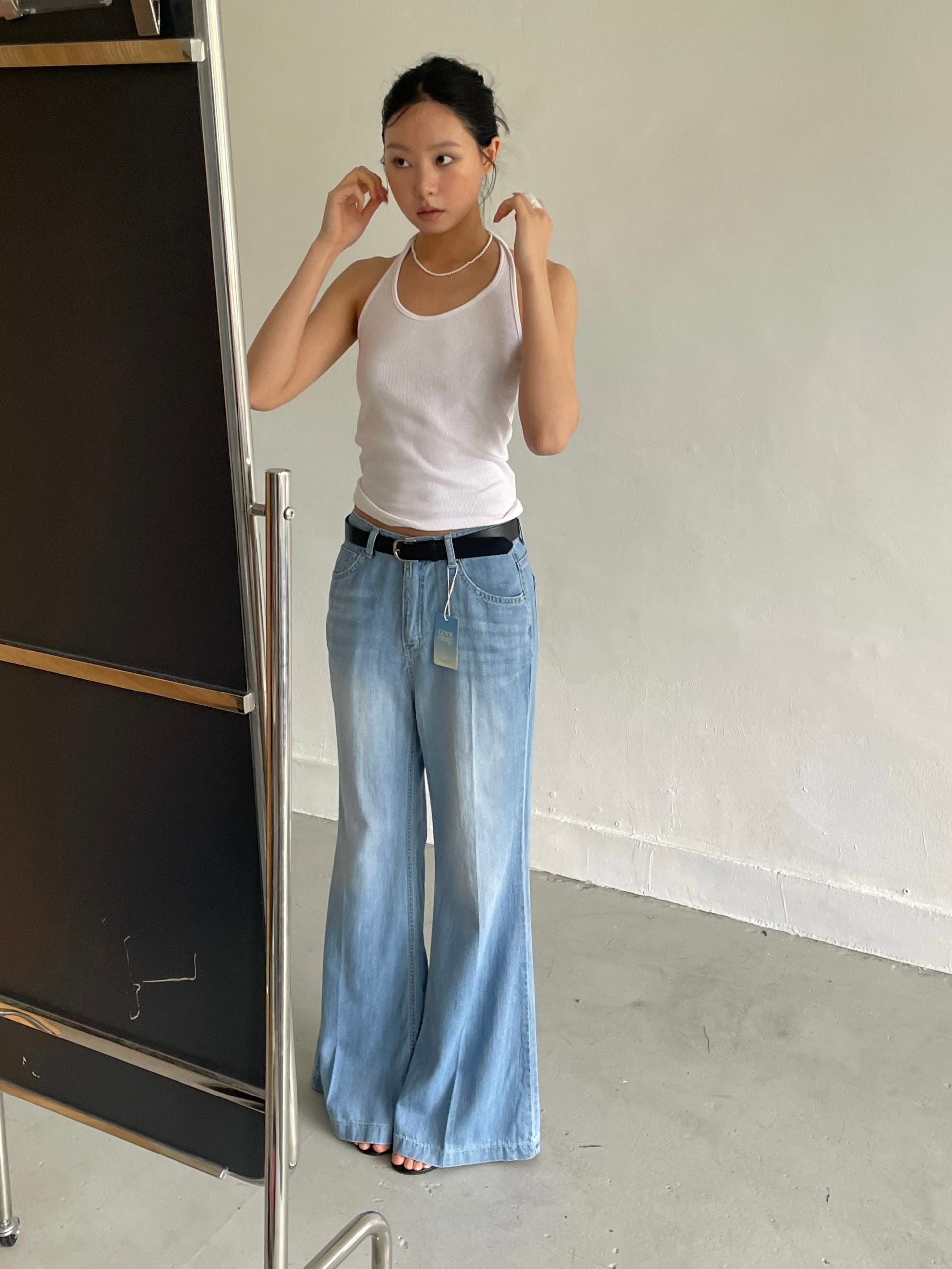 B189 Cool Flare Jeans