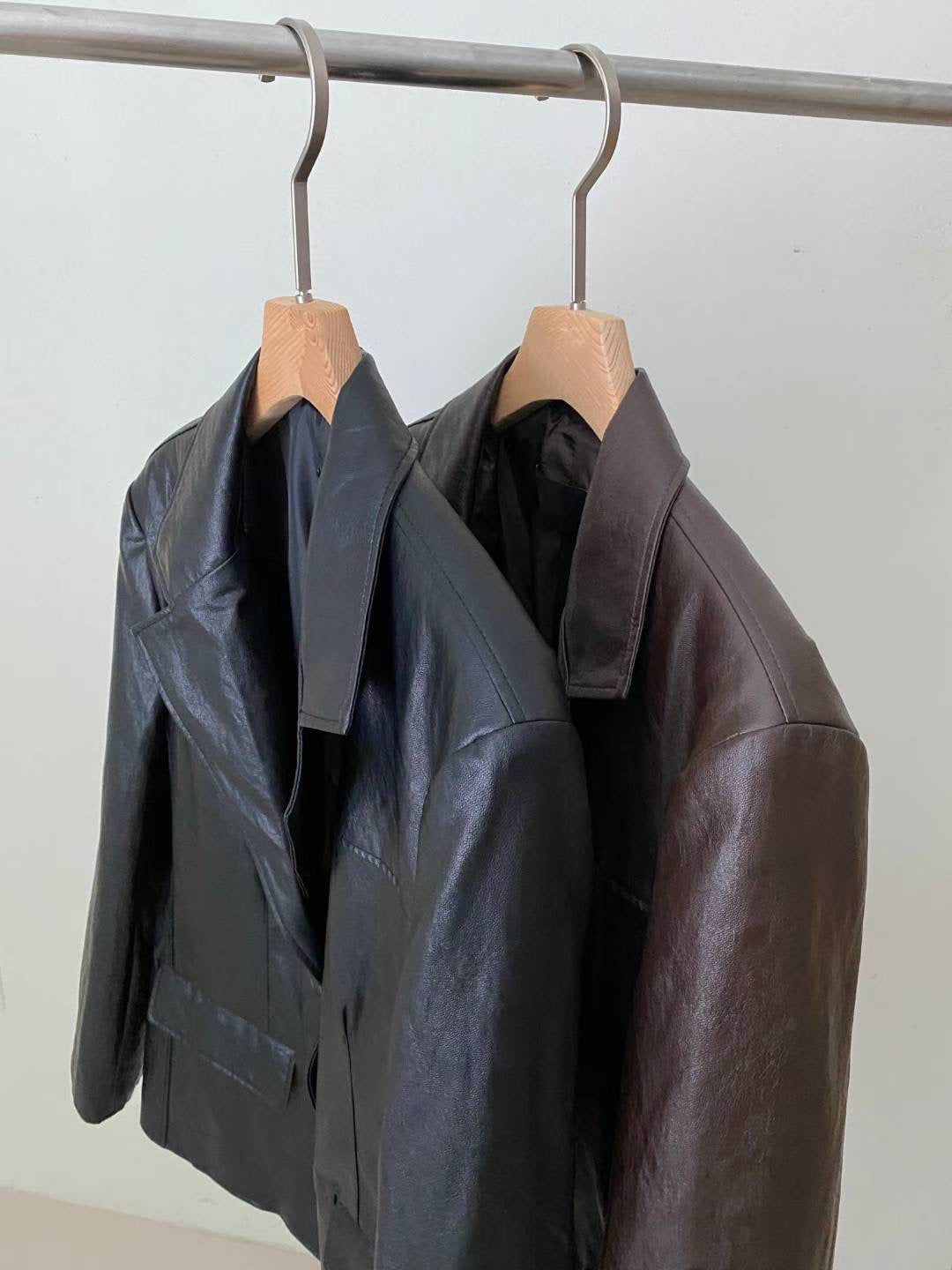 U132 Noir Faux Leather Blazer