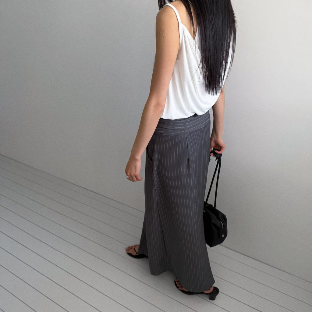 B195 Tie Theory Skirt