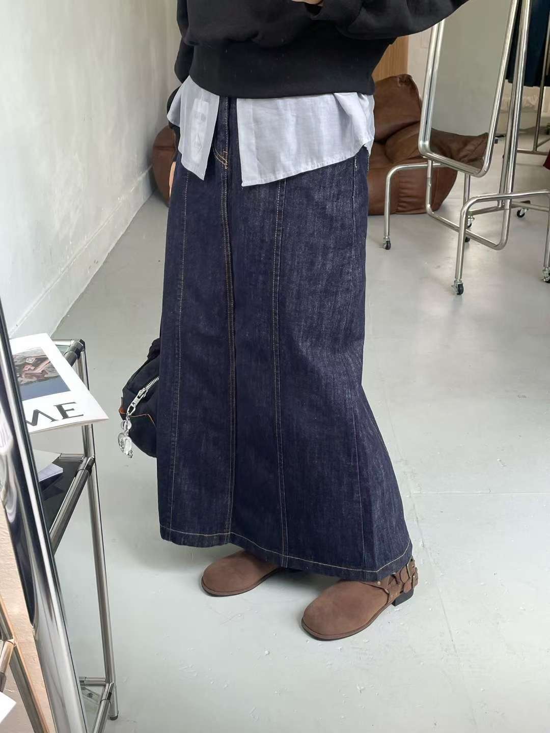 B163 Rail Slit Maxi Skirt