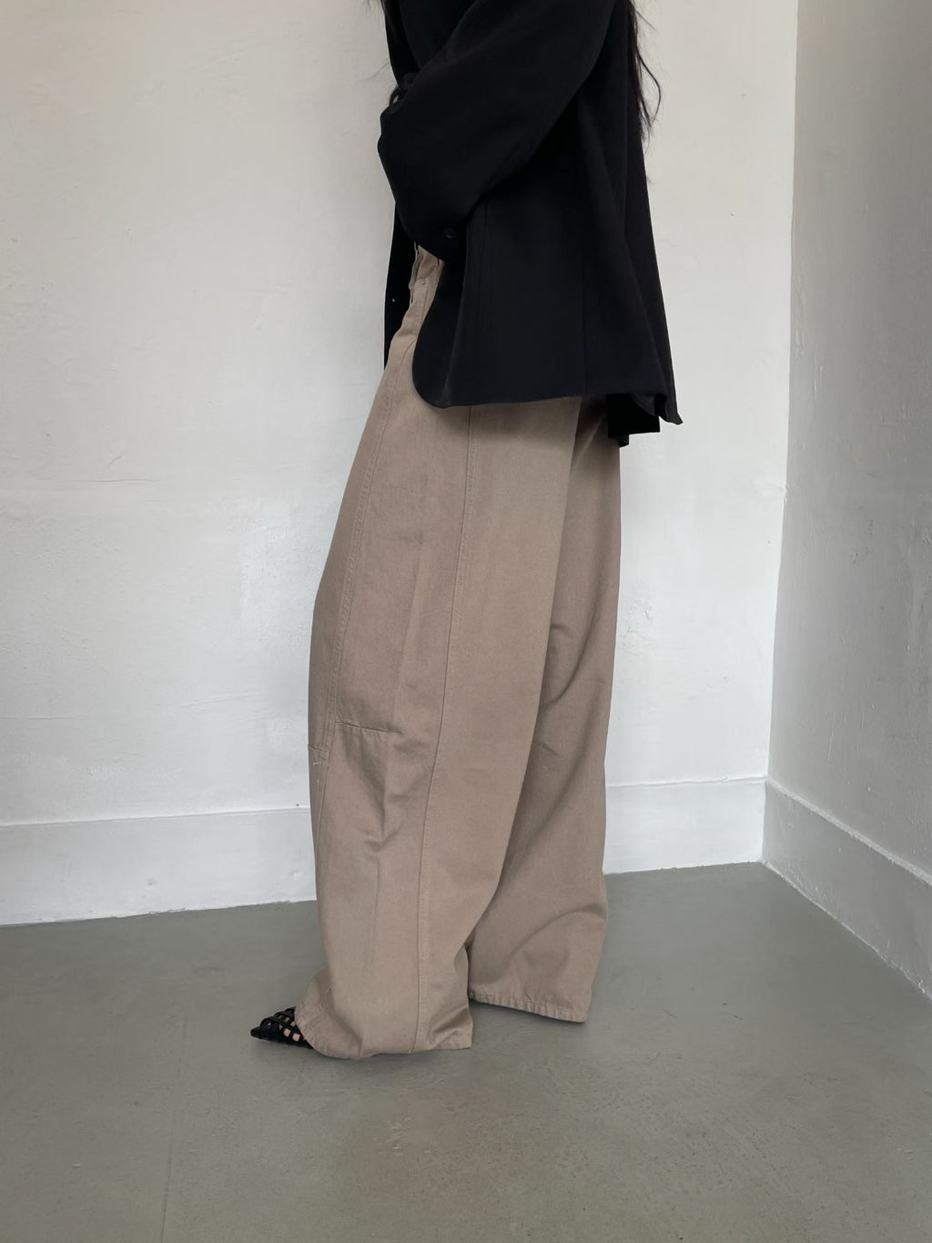 B190 Taupe Barrel Pants