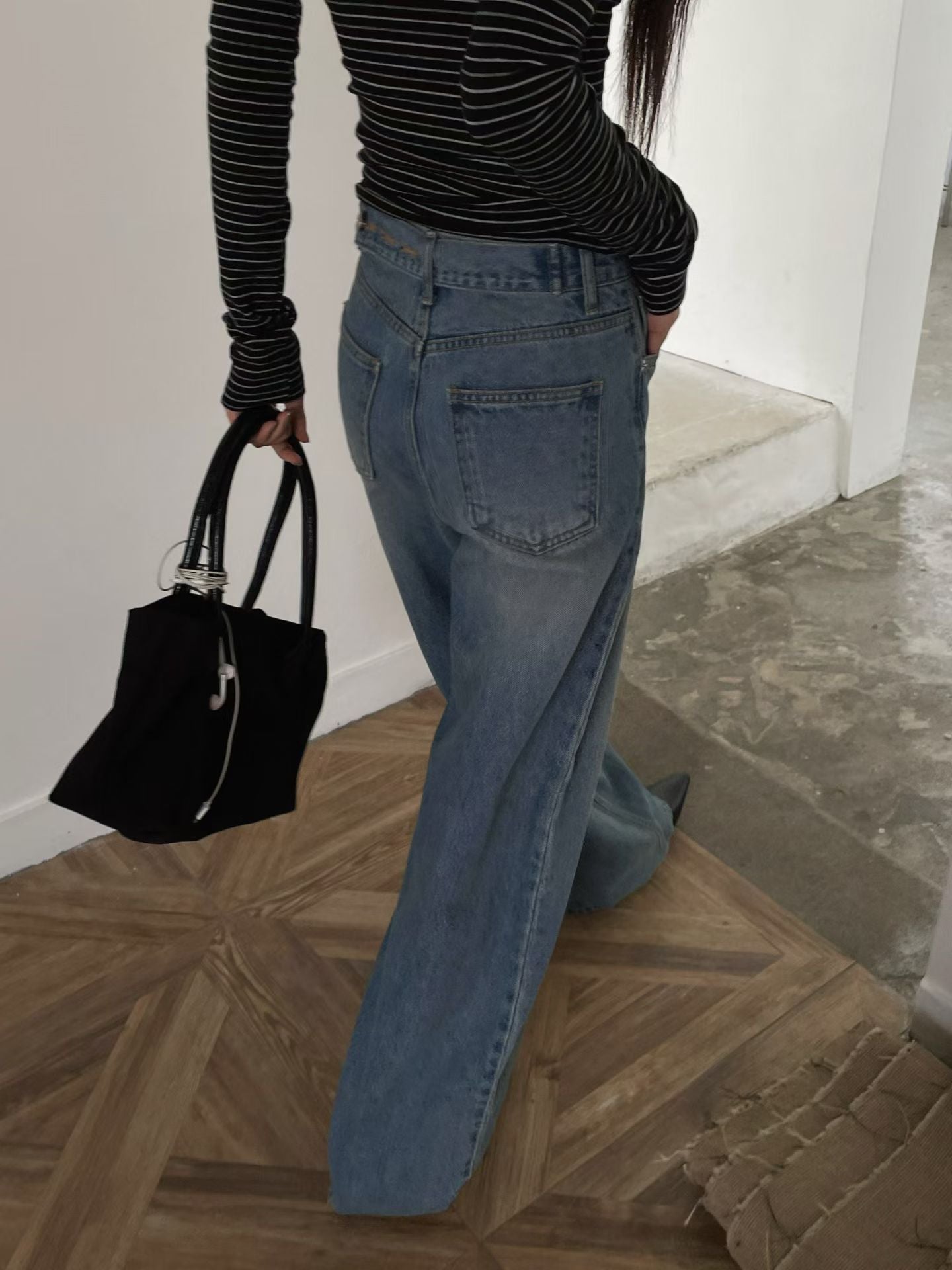 B173 Contour Waist Denim