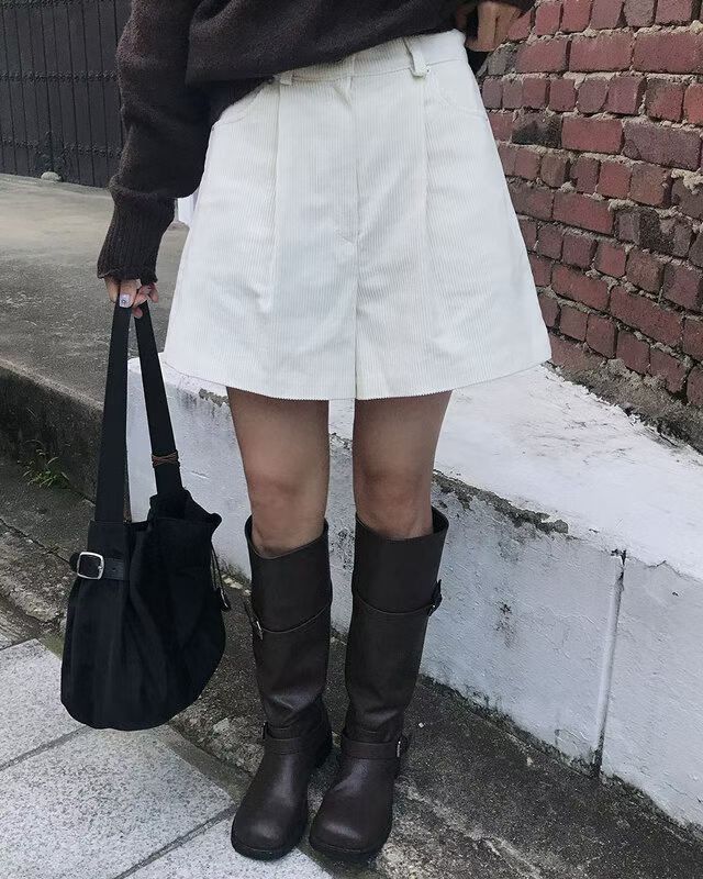 B156 Cordy Classic Shorts