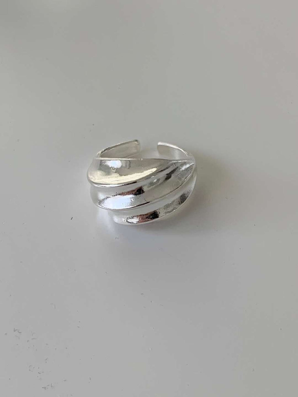 A113 Wave Curve Ring