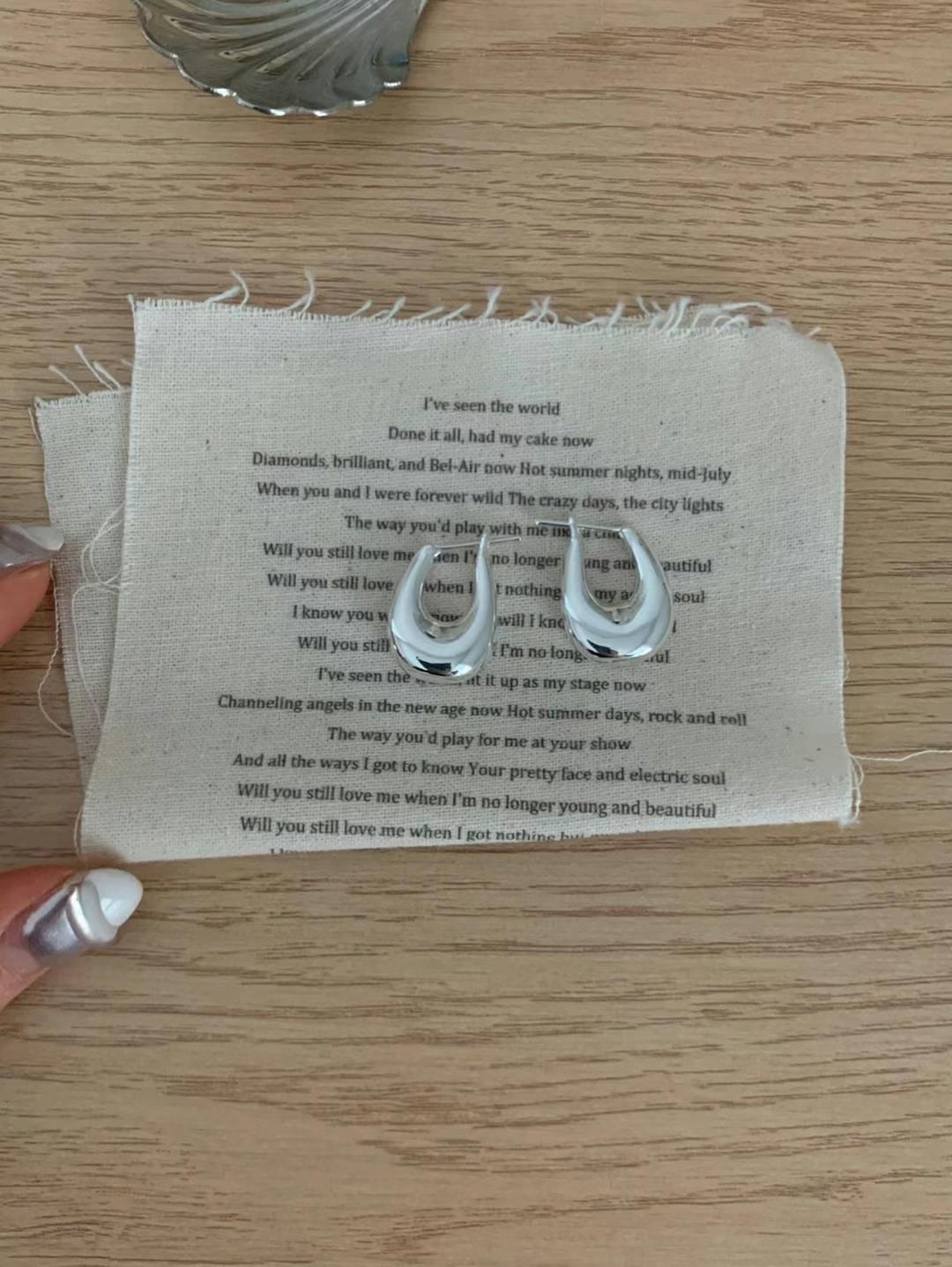 A115 Dew Drop Earrings