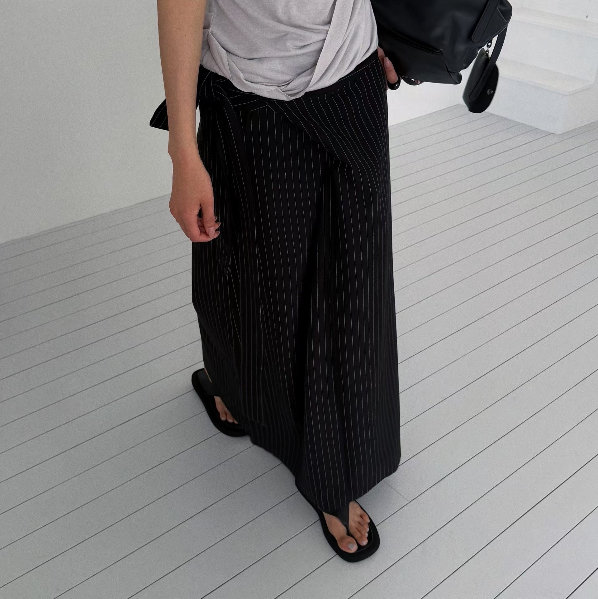 B195 Tie Theory Skirt