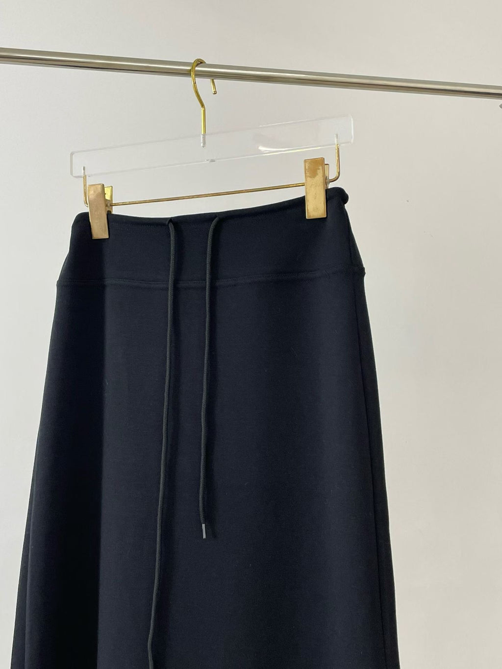 B178 Quiet Flow Skirt