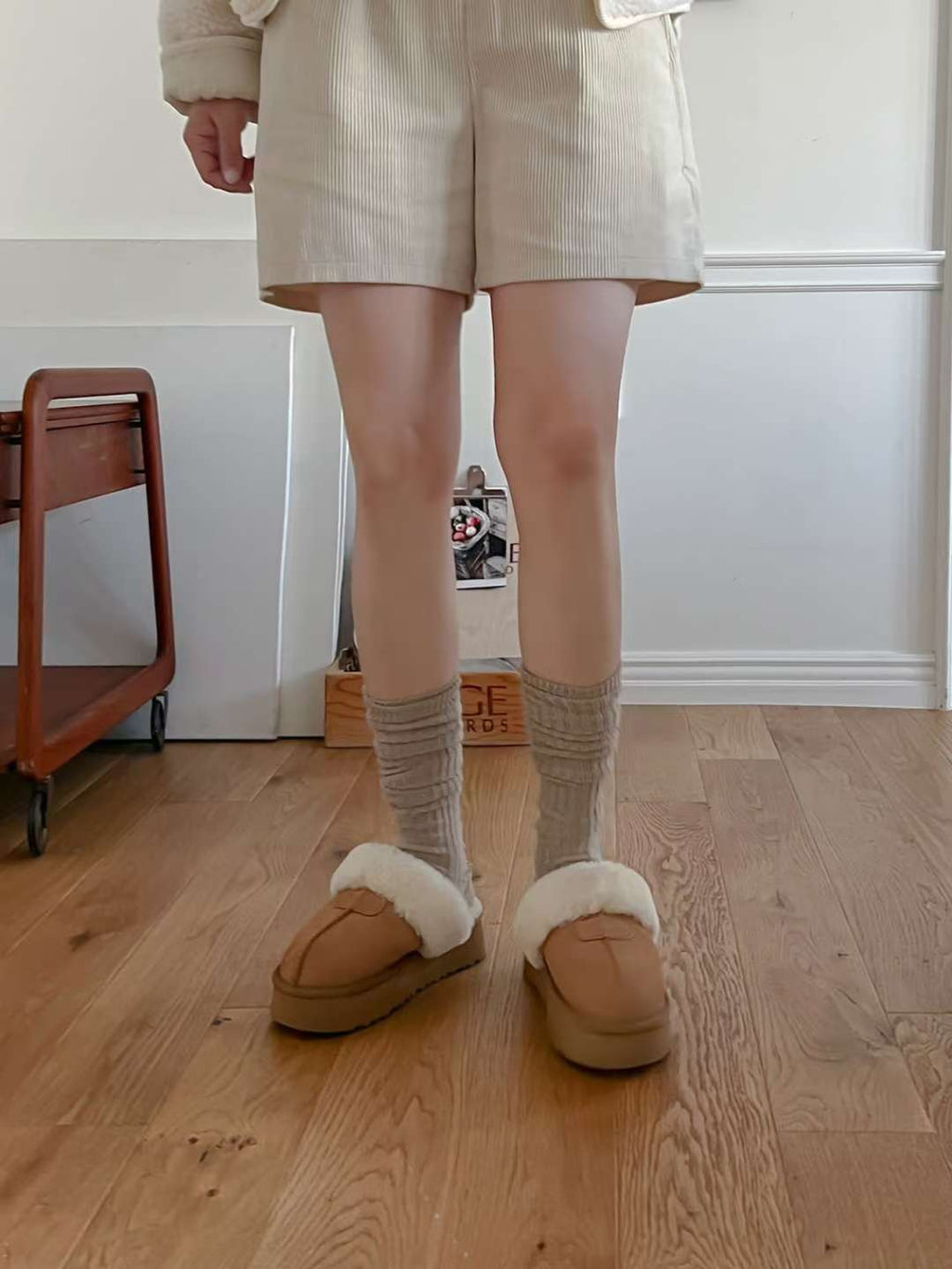 F106 Fuzzy Warm Slippers w/ Strap