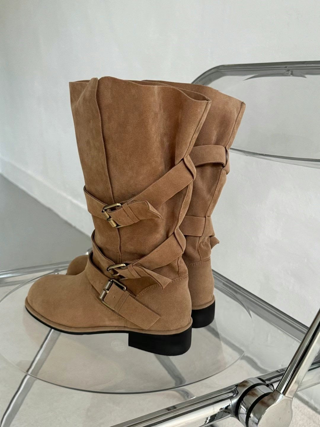 F102 Buckle Suede Boots