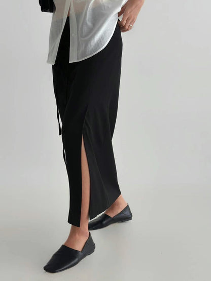 B136 Parisian Slit Skirt